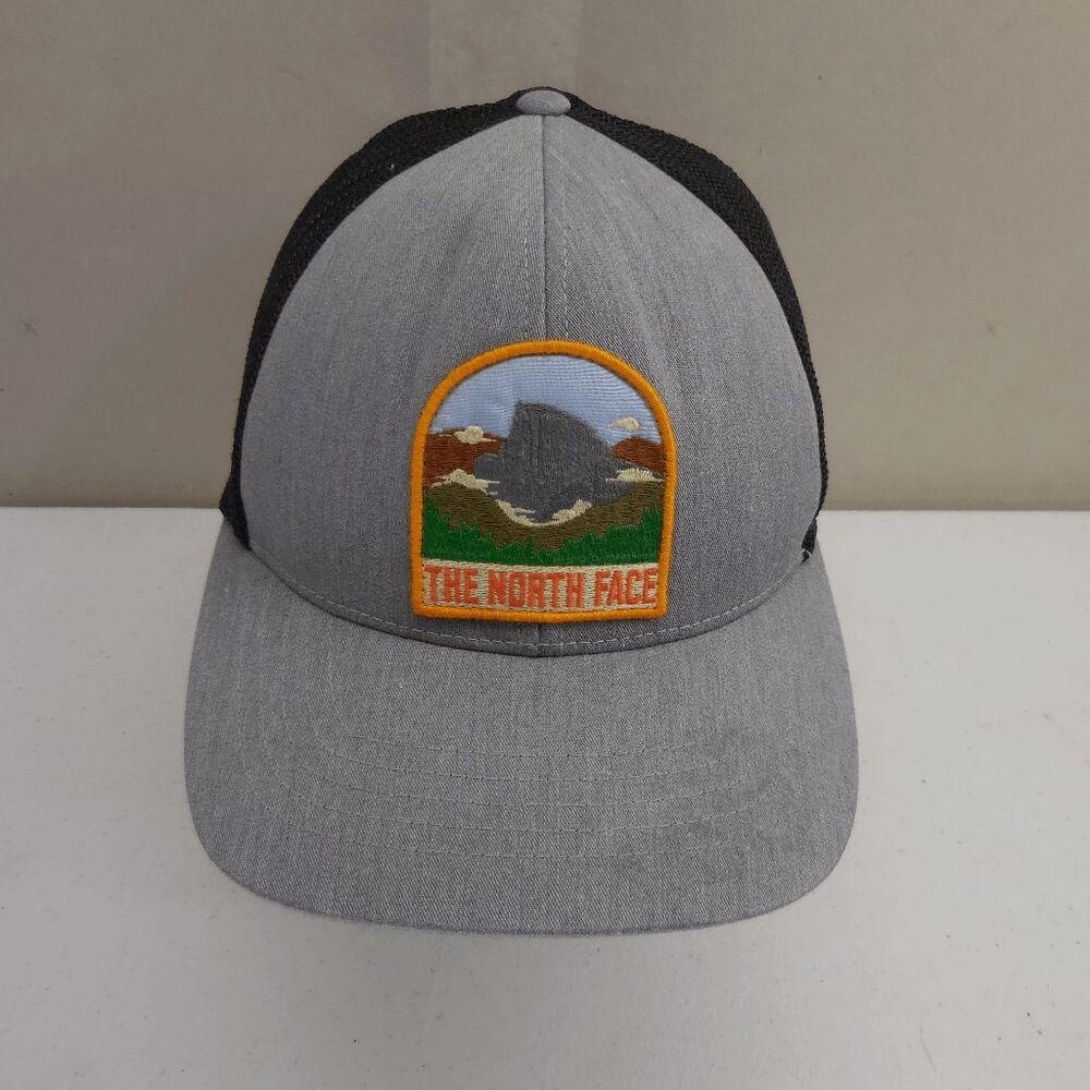 The North Face Truckee Trucker Fitted Hat Valley Patch Flexfit Adult S-M